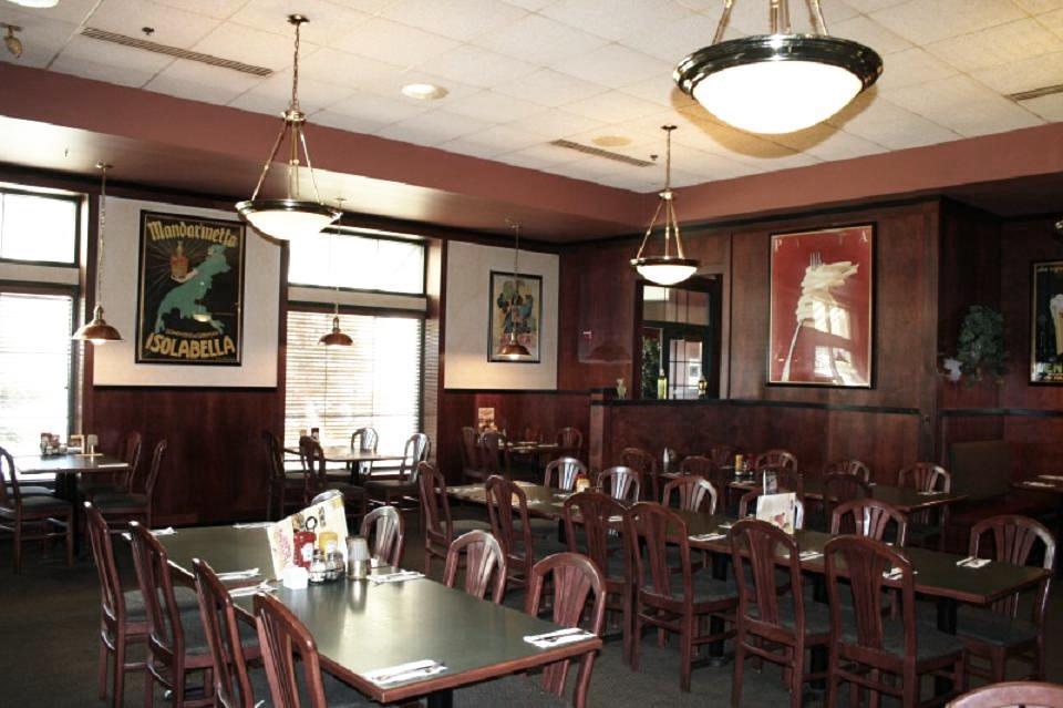 The Plaza Hotel & Suites Winona Restoran fotoğraf